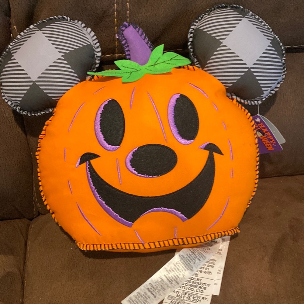 Disney Halloween Mickey Mouse Hey Pumpkin Pillow NEW WITH TAGS